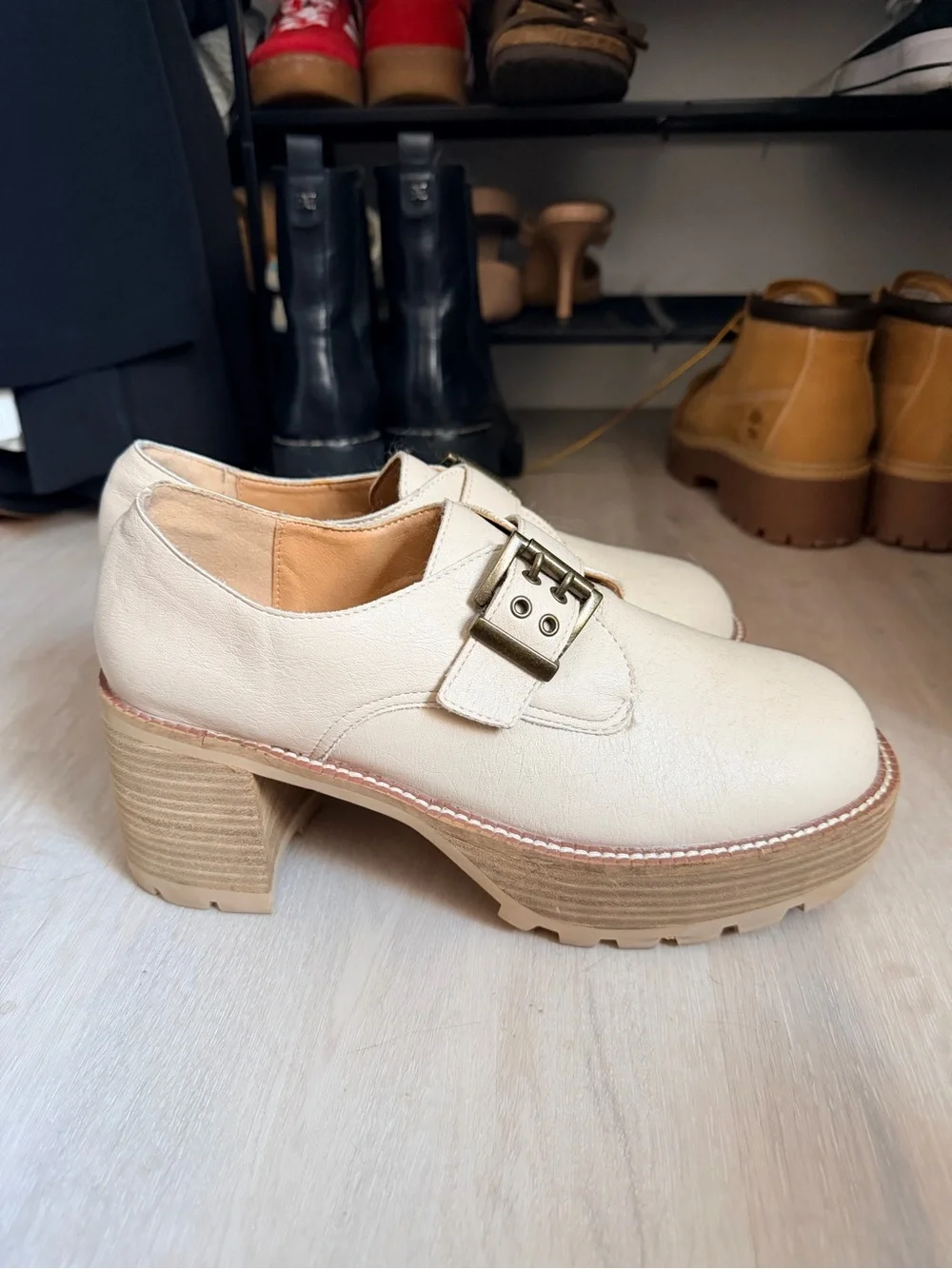 Oasis Society The Sarah Buckled Platform